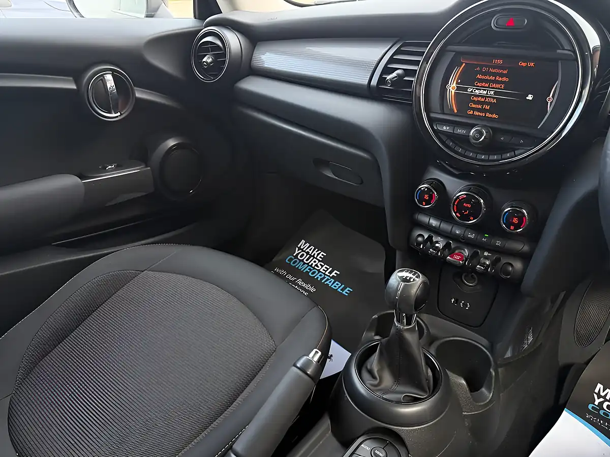 Used 2016 MINI Hatch One Black - Interior and Exterior details 13