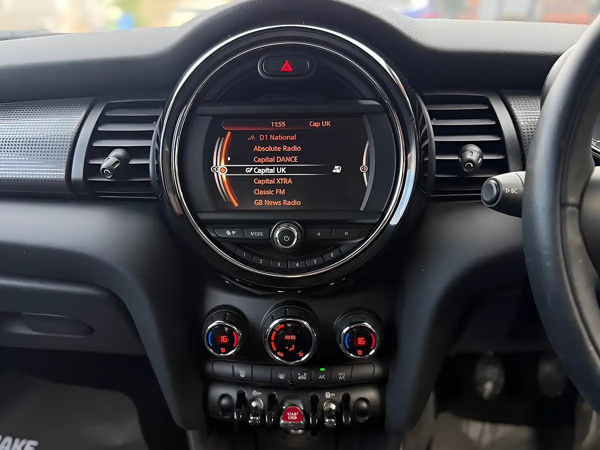 Used 2016 MINI Hatch One Black - Interior and Exterior details 16
