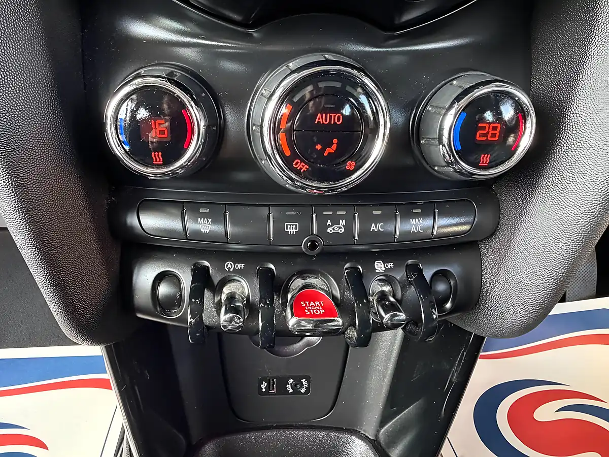 Used 2016 MINI Hatch One Blue - Interior and Exterior details 15