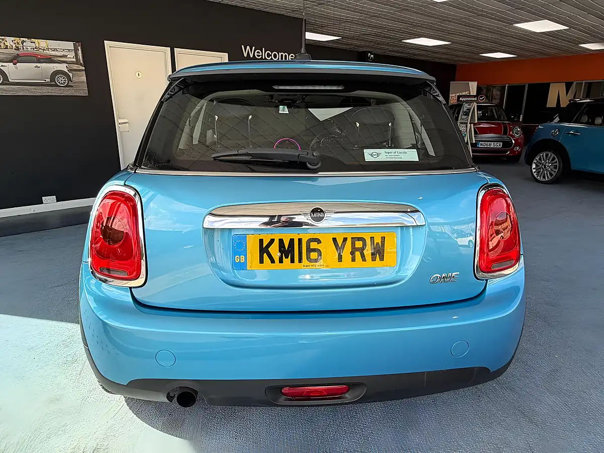 Used 2016 MINI Hatch One Blue - Interior and Exterior details 8