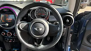 Used 2016 MINI Hatch One Blue - Interior and Exterior details 11