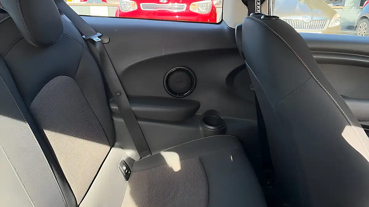 Used 2016 MINI Hatch One Blue - Interior and Exterior details 14