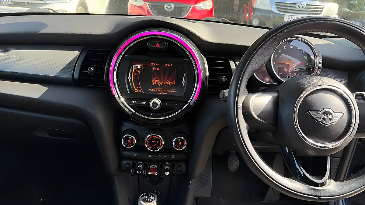 Used 2016 MINI Hatch One Blue - Interior and Exterior details 7