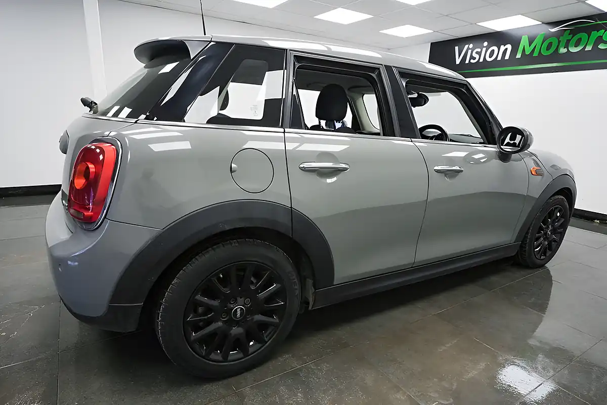 Used 2016 MINI Hatch One Grey - Interior and Exterior details 3