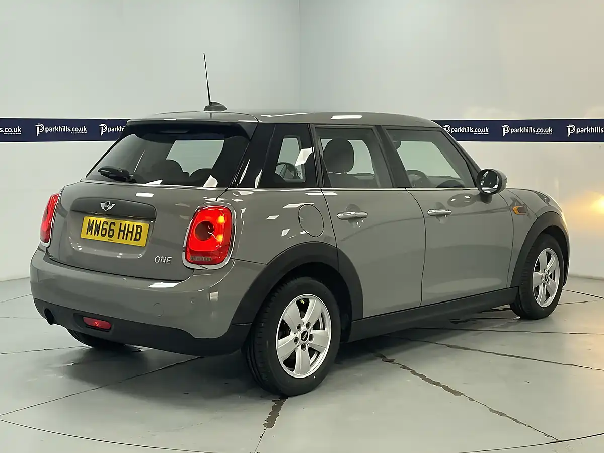 Used 2016 MINI Hatch One Moonwalk Grey - Interior and Exterior details 10
