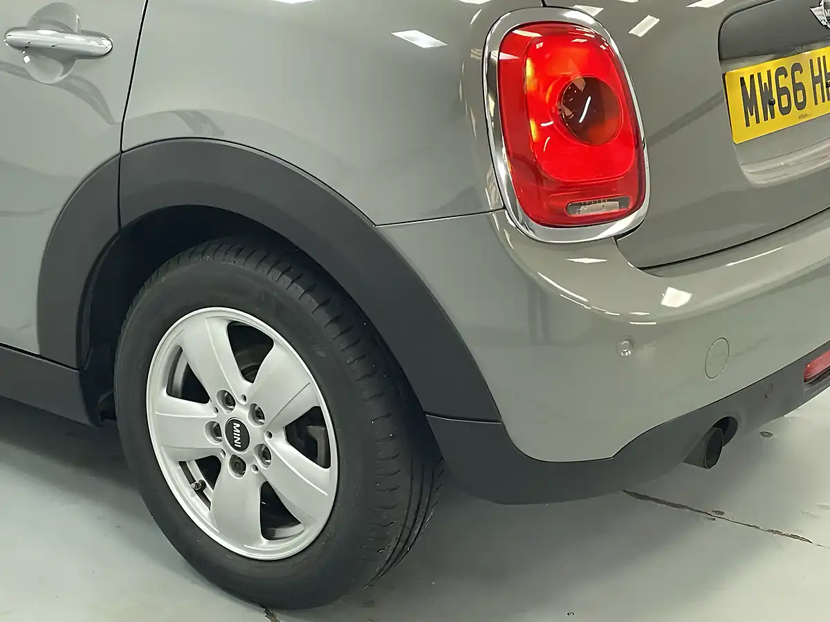 Used 2016 MINI Hatch One Moonwalk Grey - Interior and Exterior details 13