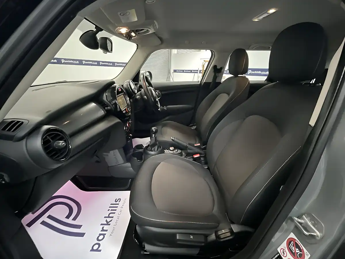 Used 2016 MINI Hatch One Moonwalk Grey - Interior and Exterior details 5