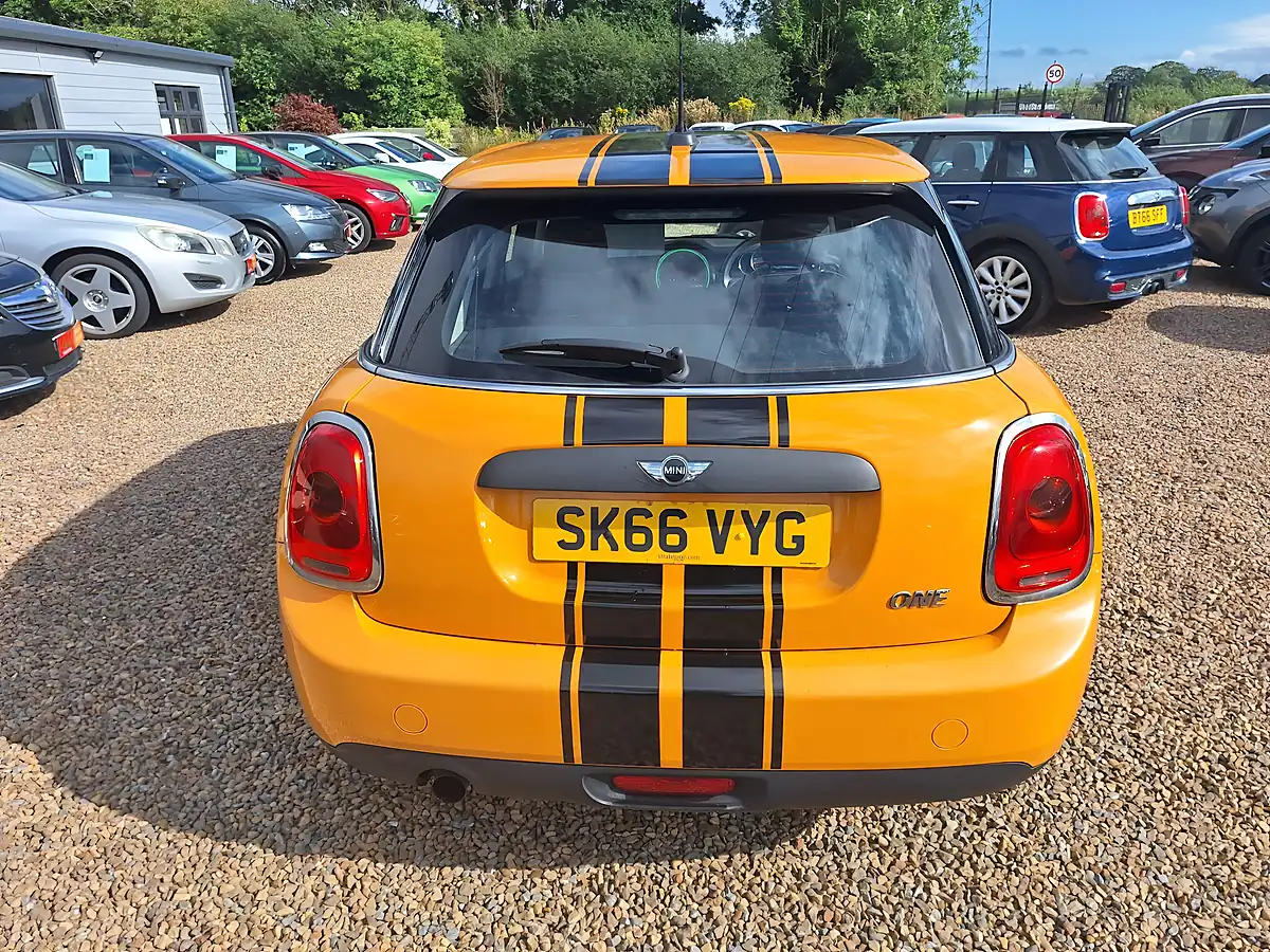 Used 2016 MINI Hatch One Orange - Interior and Exterior details 10
