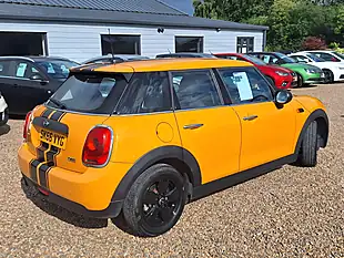 Used 2016 MINI Hatch One Orange - Interior and Exterior details 11