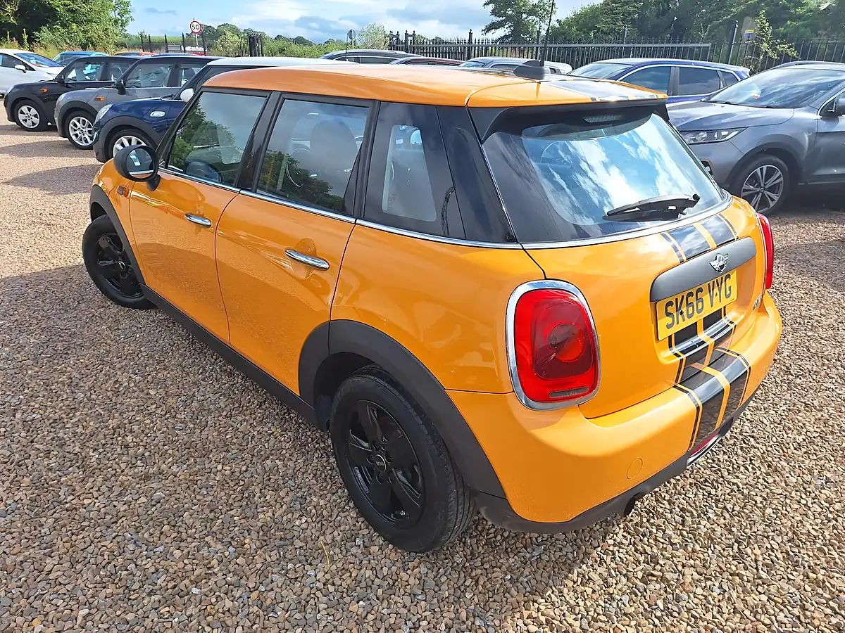 Used 2016 MINI Hatch One Orange - Interior and Exterior details 7