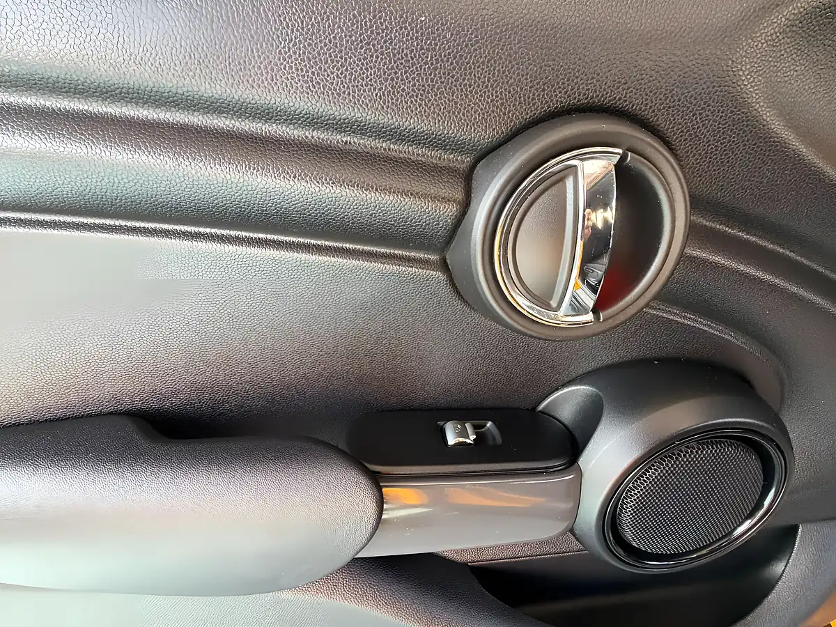 Used 2016 MINI Hatch One Pepper Pack Orange - Interior and Exterior details 15