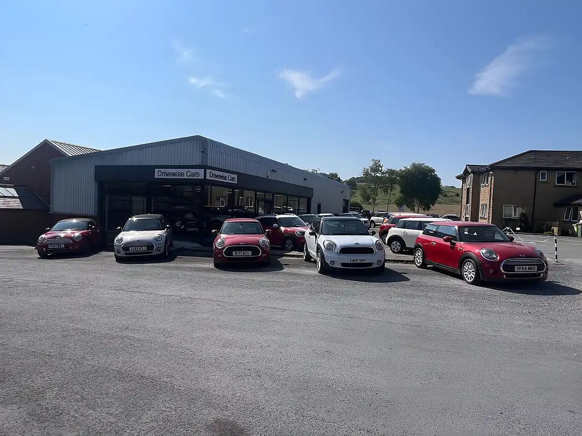 Used 2016 MINI Hatch One Pepper Pack Orange - Interior and Exterior details 17