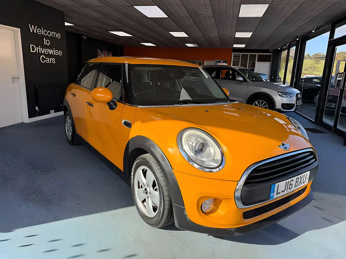 Used 2016 MINI Hatch One Pepper Pack Orange - Interior and Exterior details 3