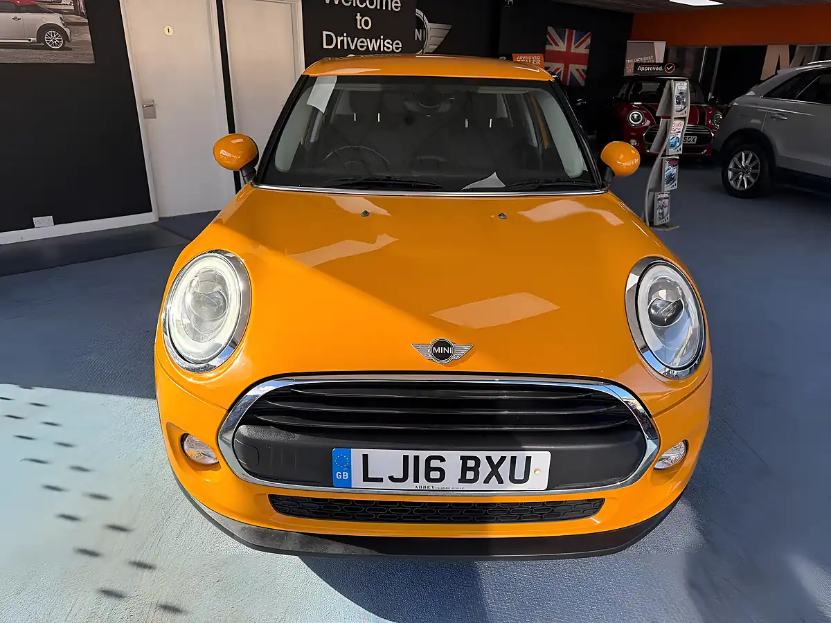 Used 2016 MINI Hatch One Pepper Pack Orange - Interior and Exterior details 4