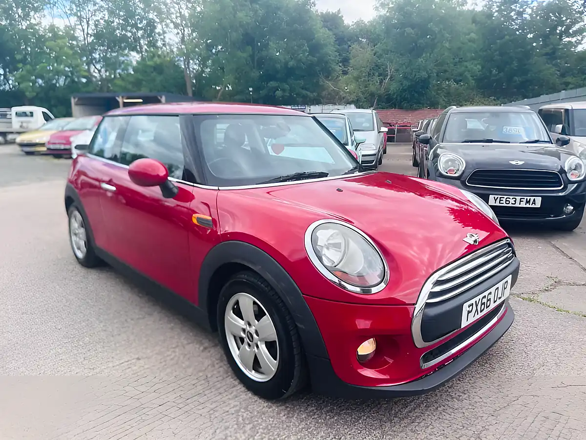 Used 2016 MINI Hatch One Red - Front View