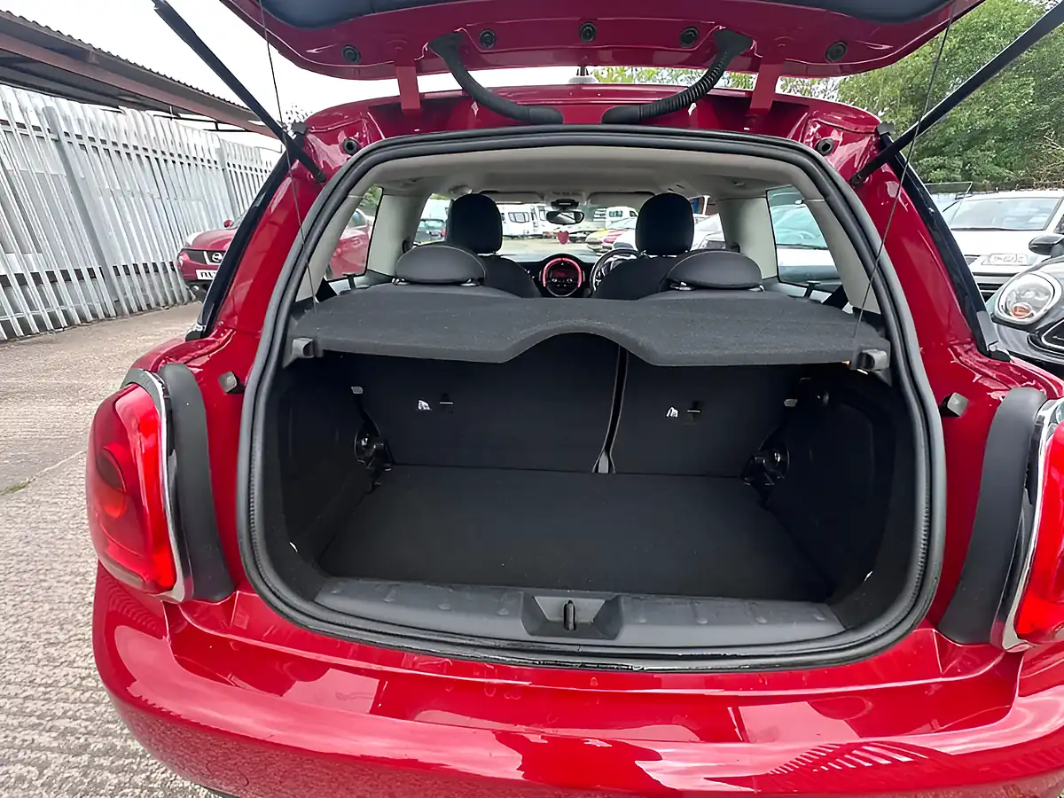 Used 2016 MINI Hatch One Red - Interior and Exterior details 10