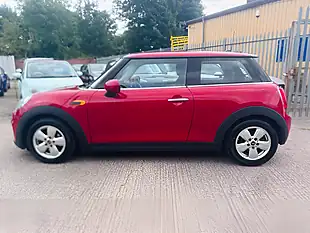 Used 2016 MINI Hatch One Red - Interior and Exterior details 6