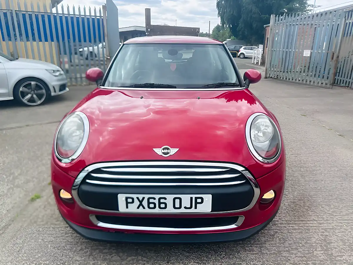 Used 2016 MINI Hatch One Red - Interior and Exterior details 7