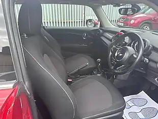 Used 2016 MINI Hatch One Red - Interior and Exterior details 9