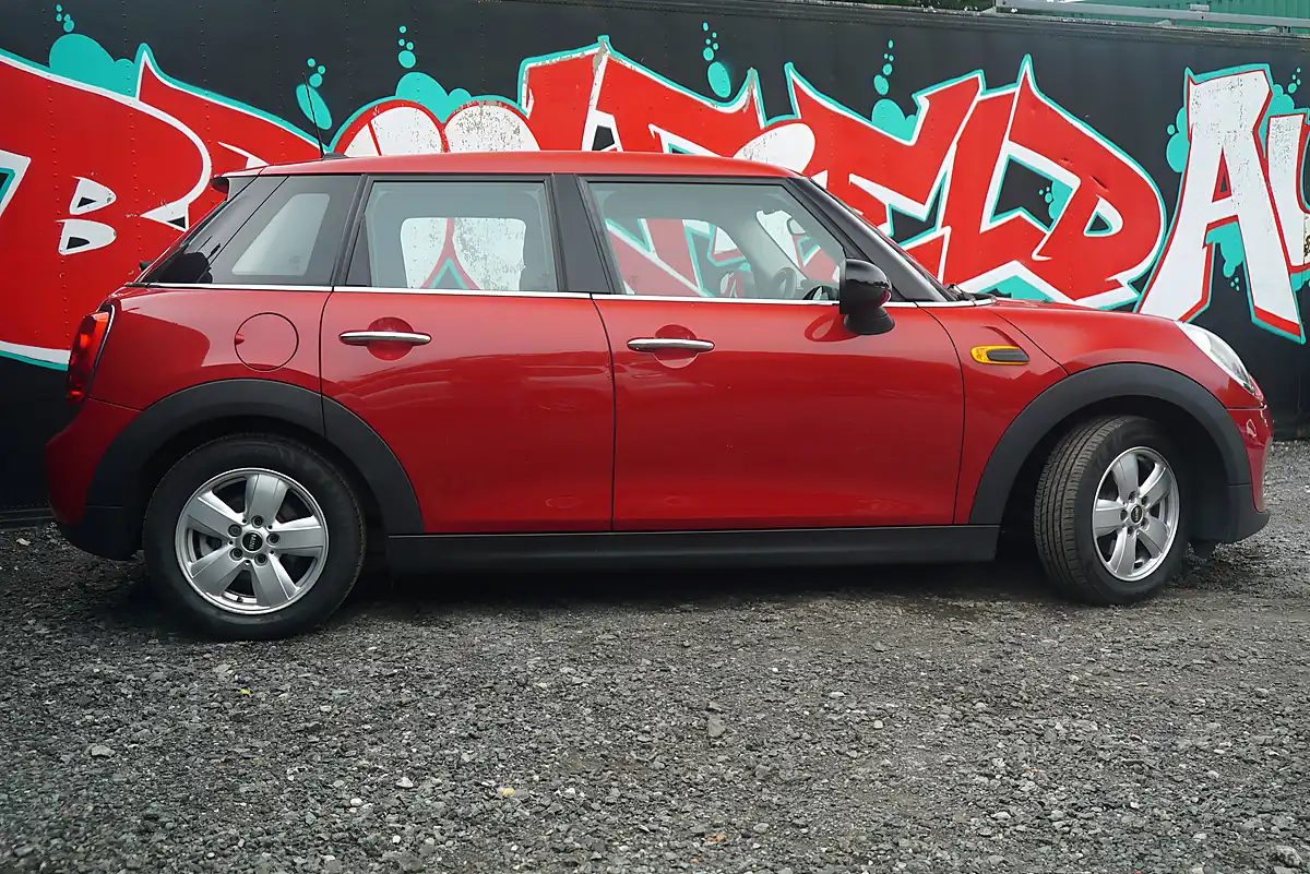 Used 2016 MINI Hatch One Red - Interior and Exterior details 10