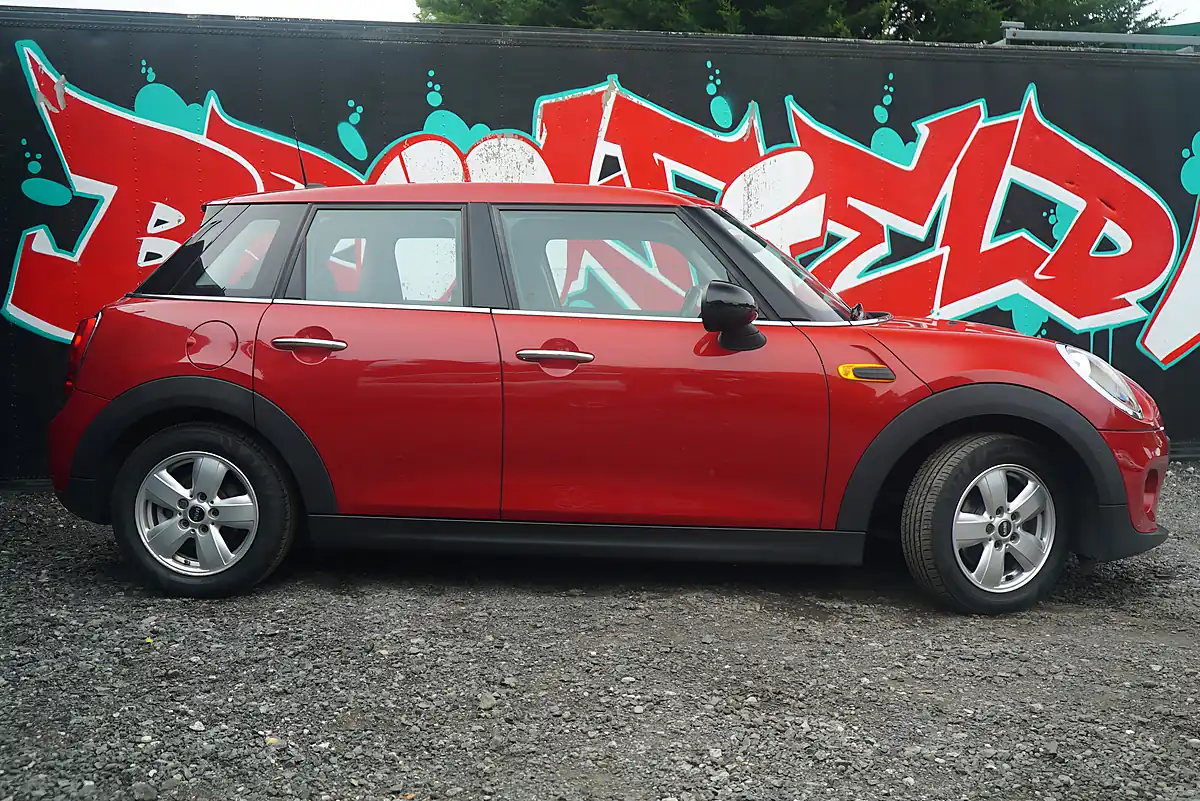 Used 2016 MINI Hatch One Red - Interior and Exterior details 11