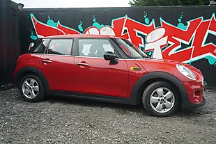 Used 2016 MINI Hatch One Red - Interior and Exterior details 12