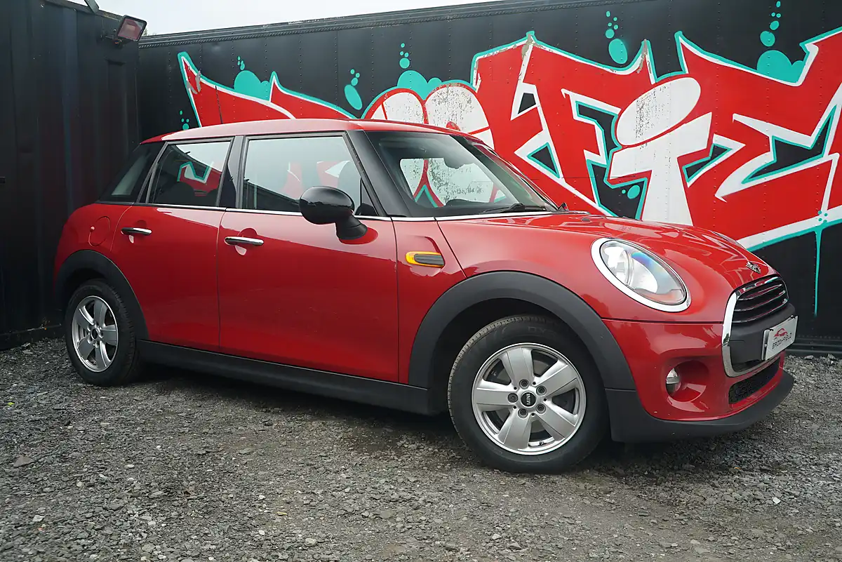 Used 2016 MINI Hatch One Red - Interior and Exterior details 13