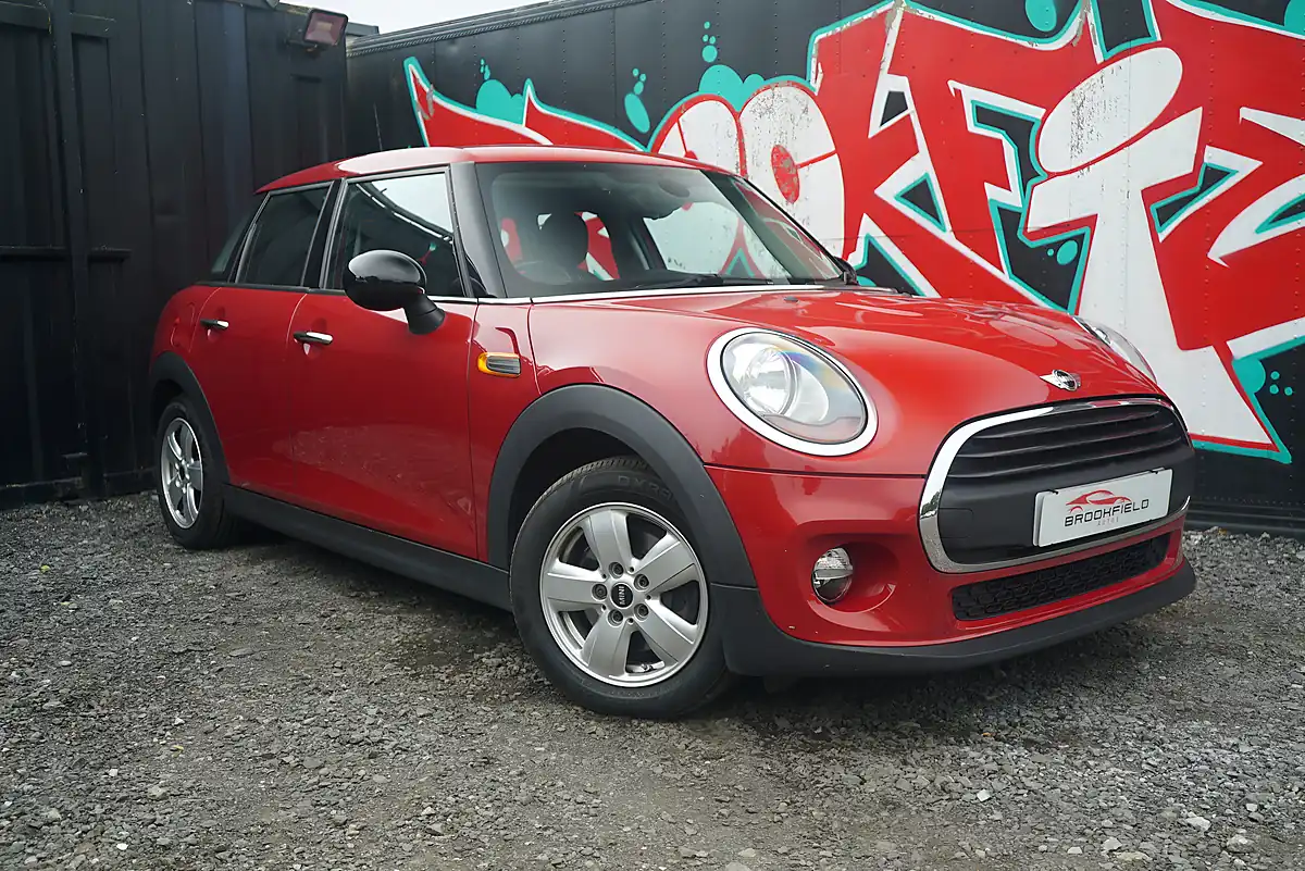 Used 2016 MINI Hatch One Red - Interior and Exterior details 14