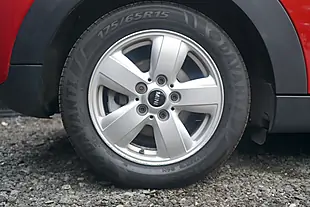 Used 2016 MINI Hatch One Red - Interior and Exterior details 16