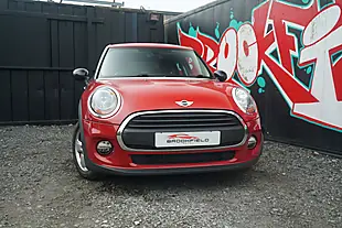 Used 2016 MINI Hatch One Red - Interior and Exterior details 3