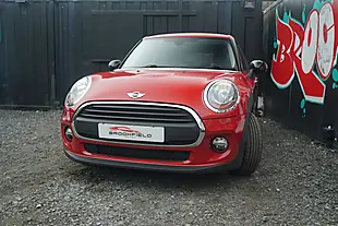 Used 2016 MINI Hatch One Red - Interior and Exterior details 6