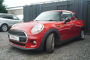 Used 2016 MINI Hatch One Red - Interior and Exterior details 8