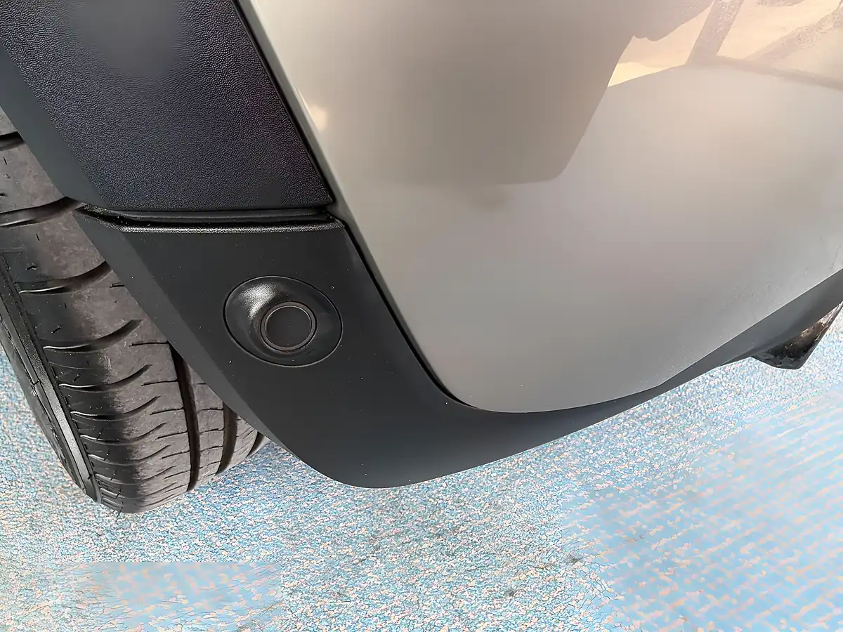 Used 2016 MINI Hatch One Silver - Interior and Exterior details 8