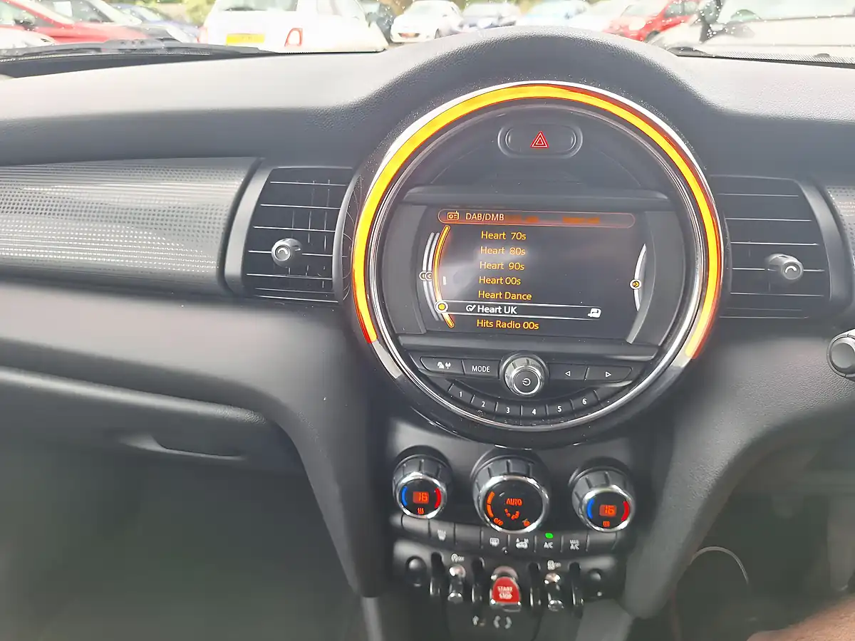 Used 2016 MINI Hatch One White - Interior and Exterior details 15