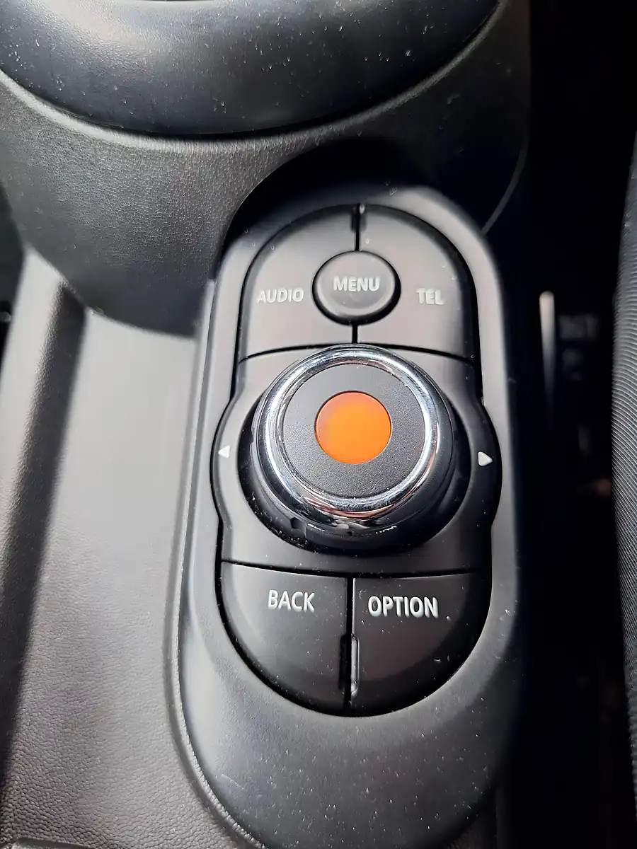 Used 2016 MINI Hatch One White - Interior and Exterior details 19