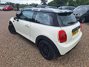 Used 2016 MINI Hatch One White - Interior and Exterior details 6