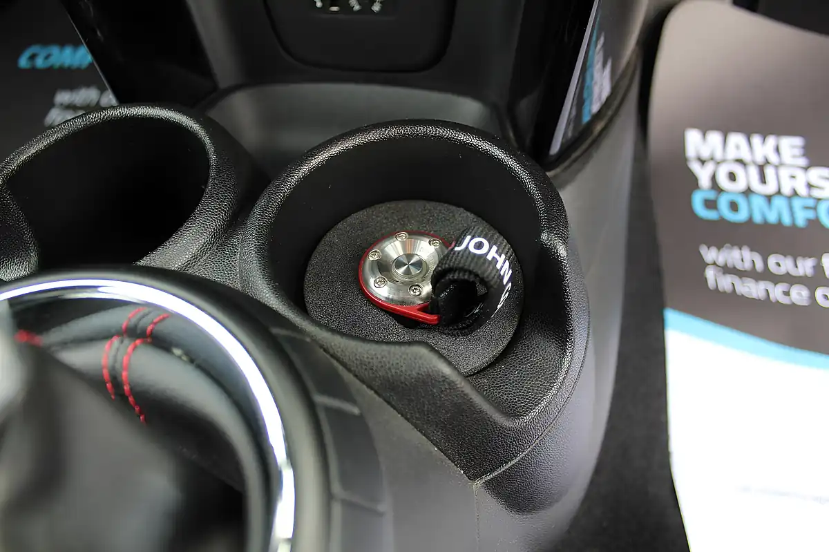 Used 2016 MINI Hatch Works Silver - Interior and Exterior details 15