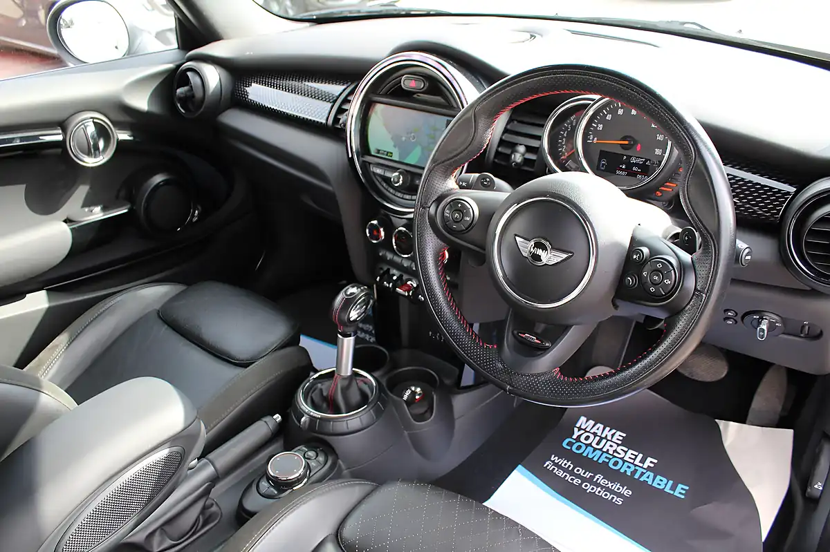 Used 2016 MINI Hatch Works Silver - Interior and Exterior details 9