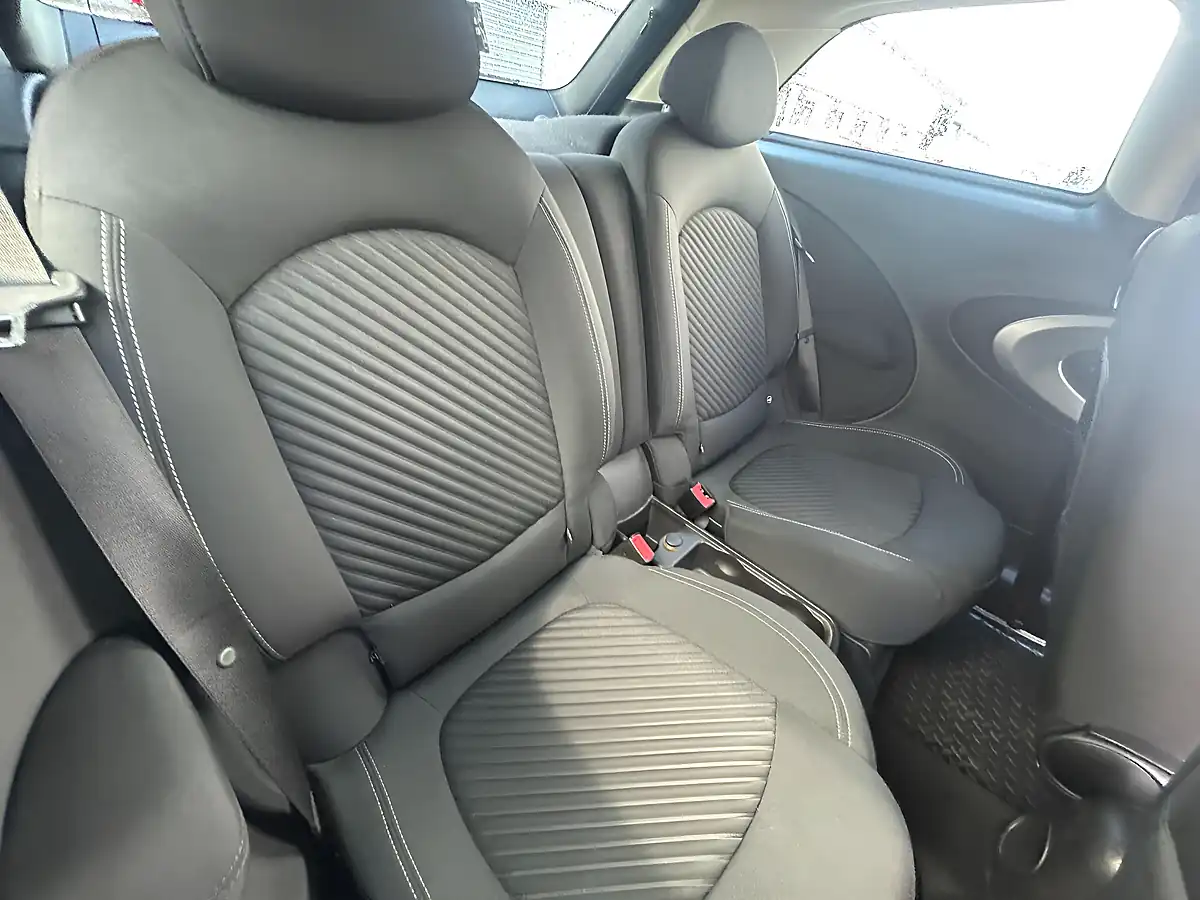 Used 2016 MINI Paceman Cooper White - Interior and Exterior details 12