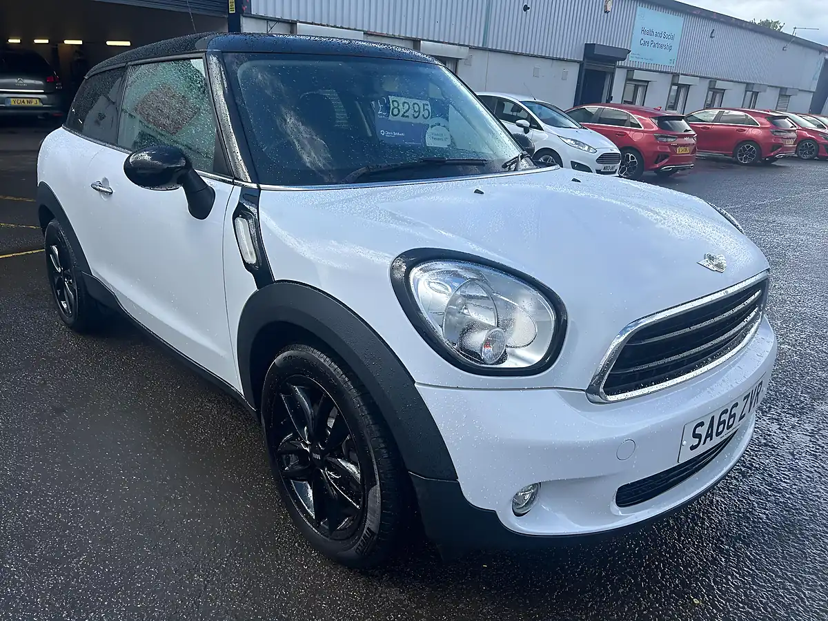 Used 2016 MINI Paceman Cooper White - Interior and Exterior details 3