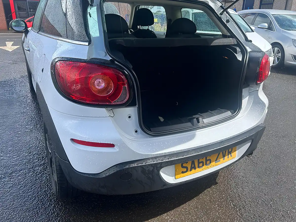 Used 2016 MINI Paceman Cooper White - Interior and Exterior details 9