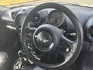 Used 2016 MINI Paceman Cooper White - Interior and Exterior details 12