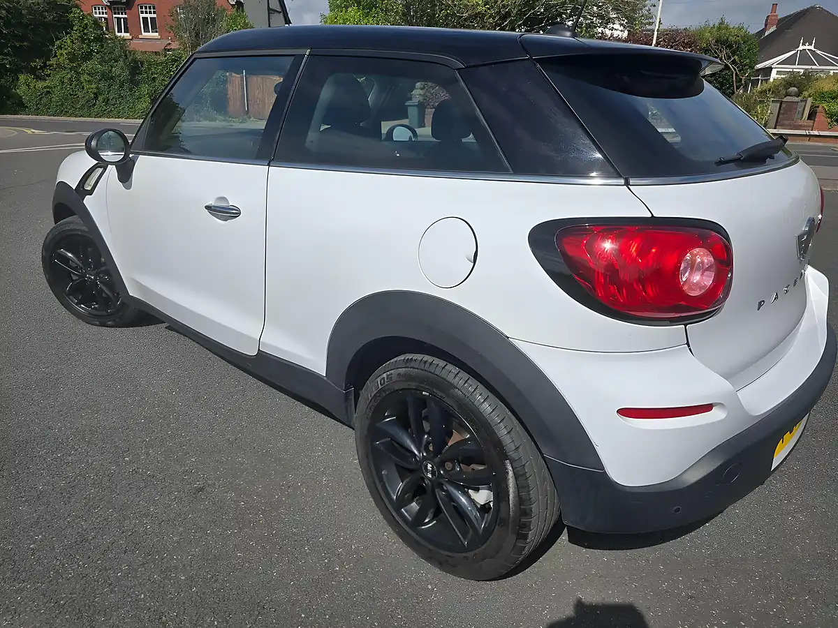 Used 2016 MINI Paceman Cooper White - Interior and Exterior details 4