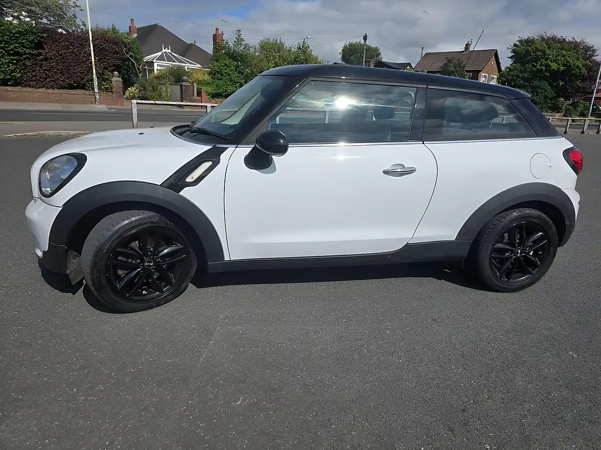 Used 2016 MINI Paceman Cooper White - Interior and Exterior details 6