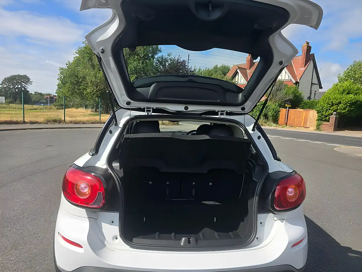 Used 2016 MINI Paceman Cooper White - Interior and Exterior details 8