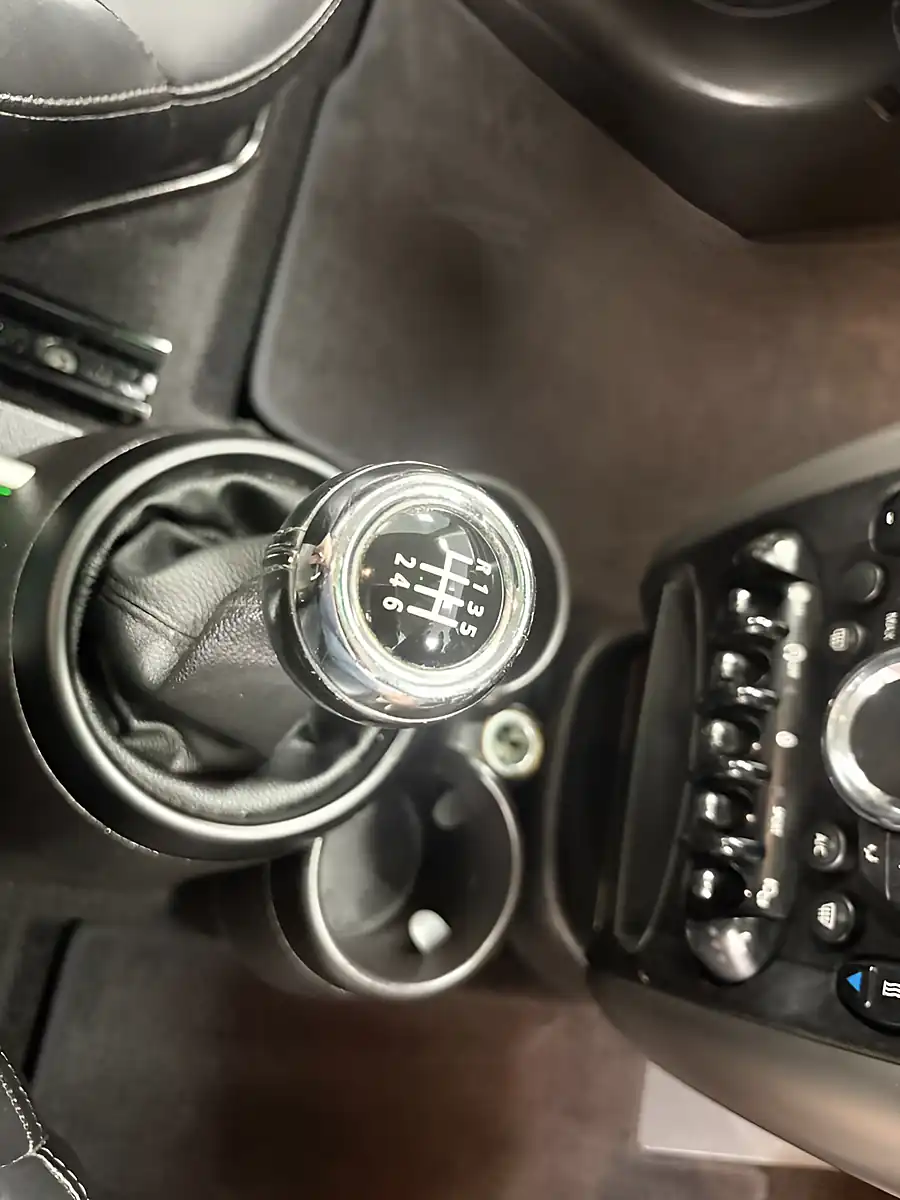 Used 2016 MINI Paceman Cooper White - Interior and Exterior details 18