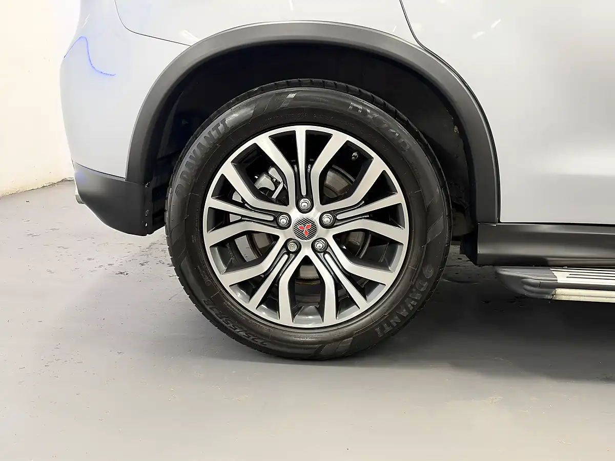 Used 2016 Mitsubishi Asx Zc-H Cool Silver - Interior and Exterior details 12