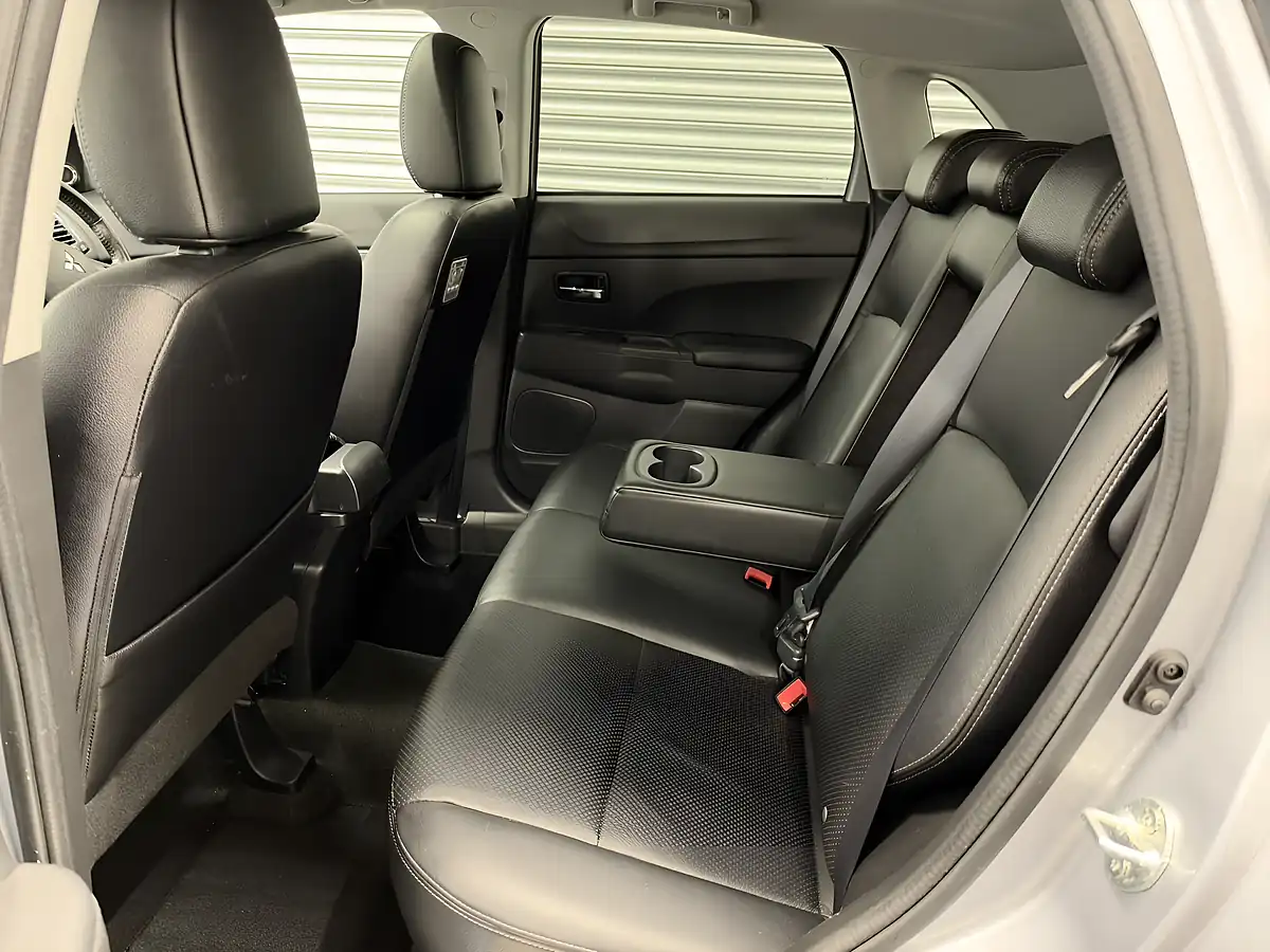 Used 2016 Mitsubishi Asx Zc-H Cool Silver - Interior and Exterior details 18