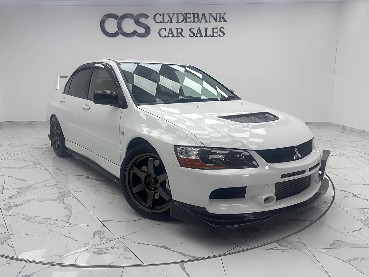 Used 2016 Mitsubishi Evolution White - Front View