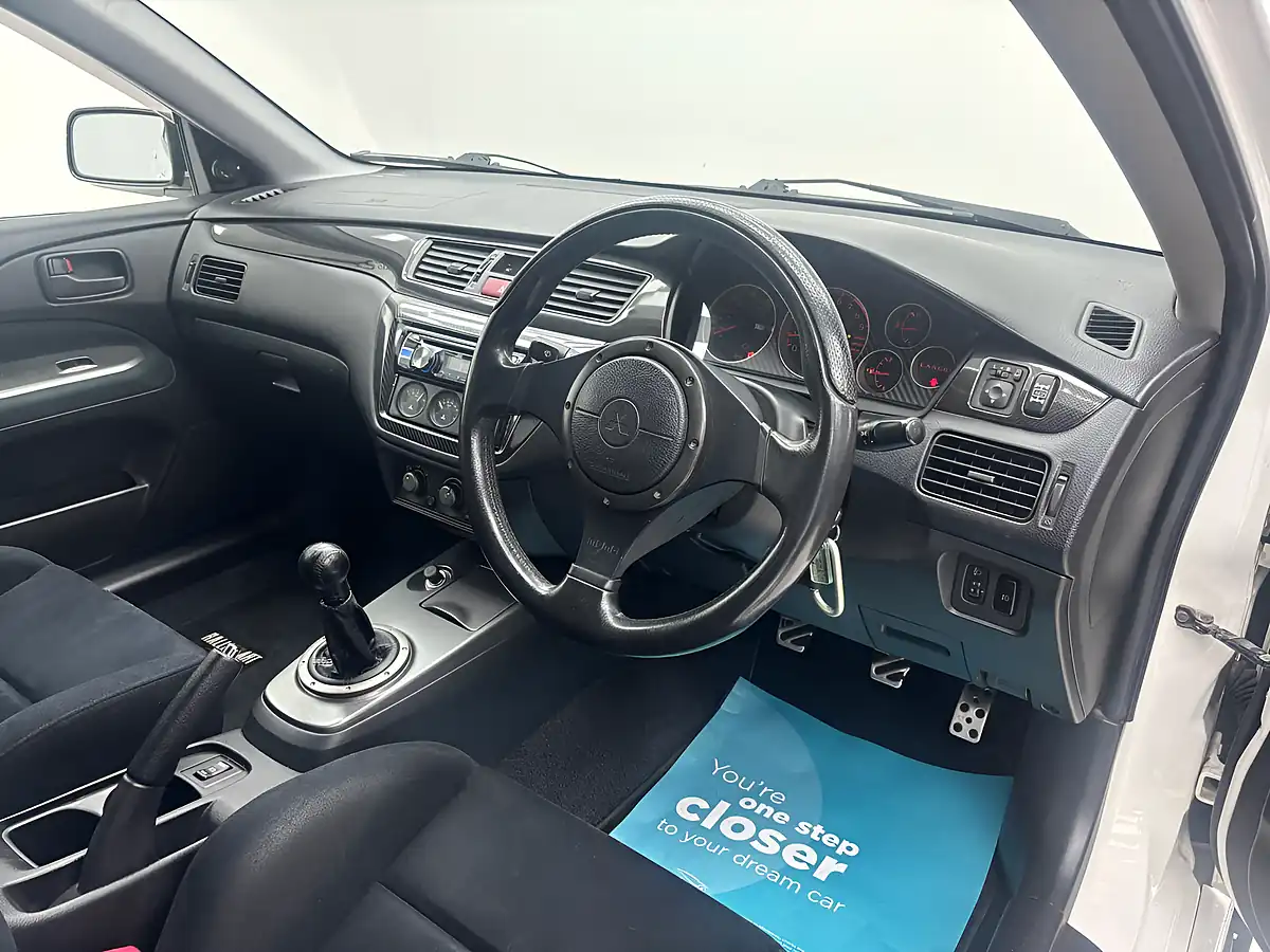 Used 2016 Mitsubishi Evolution White - Interior and Exterior details 11